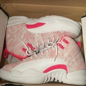 NEVER WORN AIR JORDAN 12 RETRO (GS)